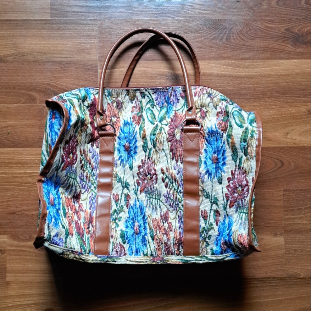 Vintage 80s Beige Oversized Duffle style bag Floral Tapestry print cottagecore